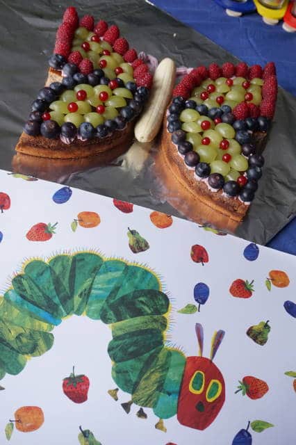 Deko Baby Geburtstagsparty mit tollem zuckerfreien Schmetterlingskuchen von breifreibaby