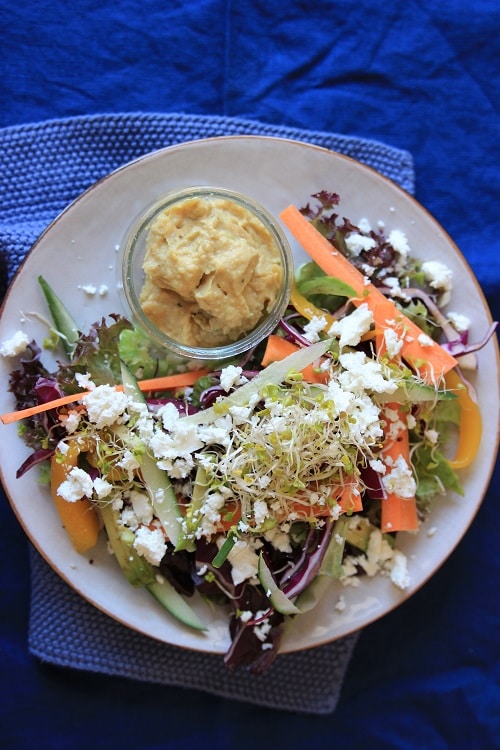 Rohkostsalat mit Erdnusssoße