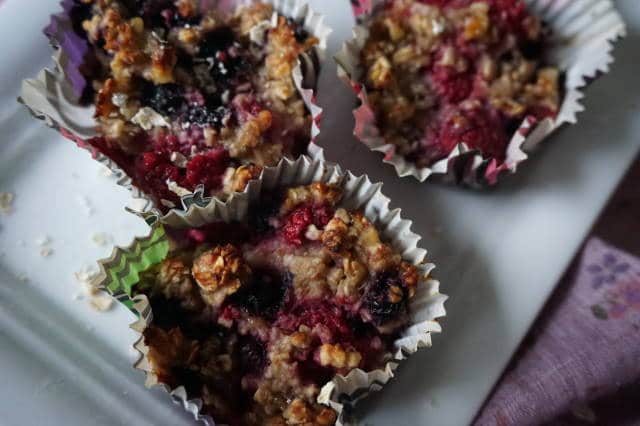 Haferflockenmuffns mit Beeren zum breifrei Frühstück von breifreibaby