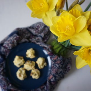 glutenfreie Apfelwölkchen mit Kokosmehl für baby-led weaning