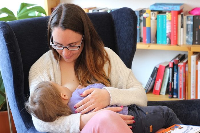 Stillen, Langzeitstillen und Abstillen von Baby und Kleinkind