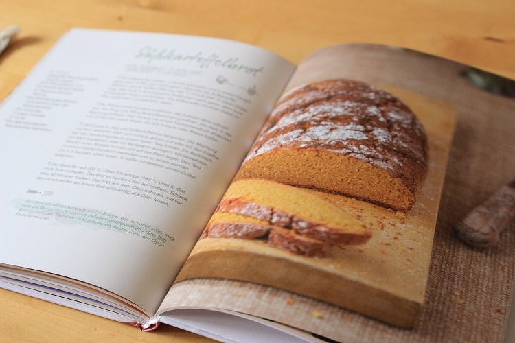 Himbeer-Haferflocken-Muffins ohne Zucker aus dem Buch "Gesund backen ist Liebe"