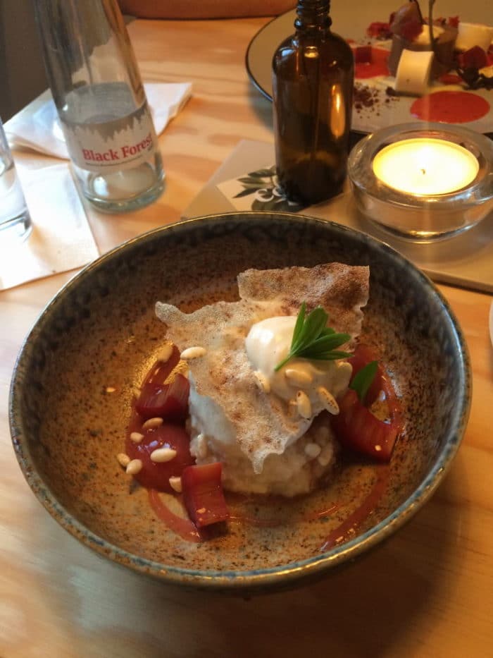 Freitagslieblinge am 26. Mai - Erdbeer Rhababer Dessert aus dem Collins in Darmstadt