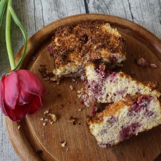 Glutenfreier Pastinakenkuchen mit Himbeeren (Für Babys und baby-led weaning geeignet)
