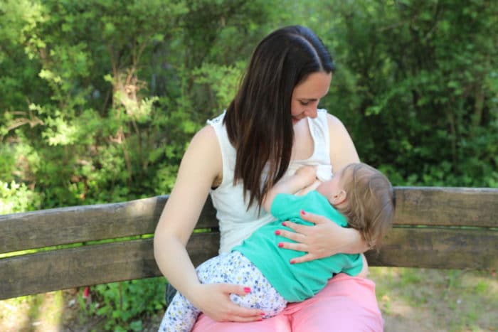 Der schönste Stillmoment - Stillen in der Sonne