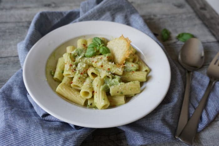 Familiengericht - Pasta für Babys und Kleinkinder mit Avocado