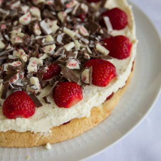 Erdbeer-Yogurette-Torte