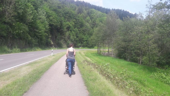 Wandern auf dem Flösserpfad mit Kindern und Kinderwagen