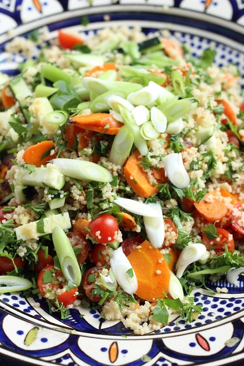 Couscoussalat mit Tomaten und Zucchini - perfekt zum Grillen und er schmeckt Groß und Klein (super baby-led weaning tauglich)