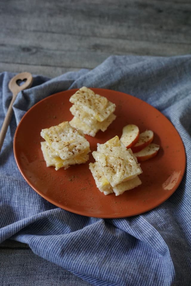 Ein tolles breifrei und baby-led weaning Rezept: Milchreisschnitten. Das perfekte Frühstück ohne Zucker