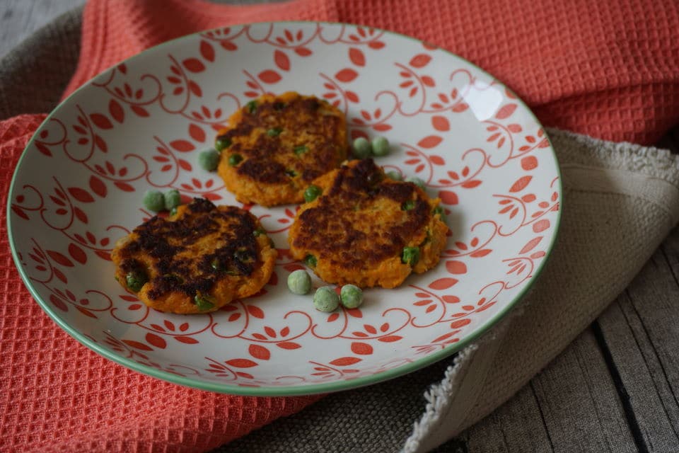Süßkartoffelbratlinge mit Erbsen - breifrei und BLW Bratlinge für Babys Beikost