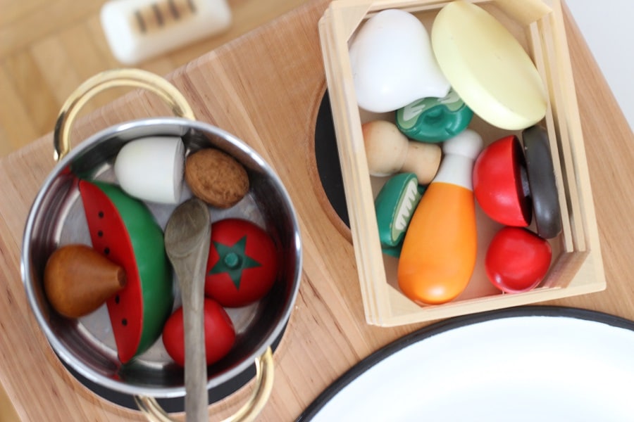 Kinderküche aus Holz von Livipur im Test - Kinder können hier gefahrlos kochen und backen #livipur #anzeige