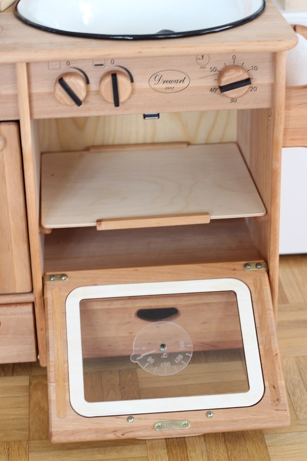 Kinderküche aus Holz von Livipur im Test - Kinder können hier gefahrlos kochen und backen #livipur #anzeige