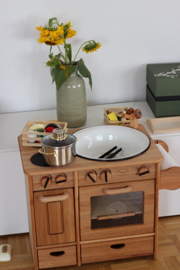 Kinderküche aus Holz von Livipur im Test - Kinder können hier gefahrlos kochen und backen #livipur #anzeige