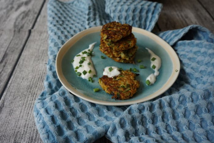 Familienküche mit leckeren Zucchini Möhren Puffern