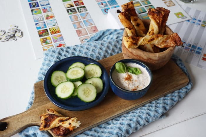 Thunfisch Dip und Blätterteigstangen für den Spieleabend