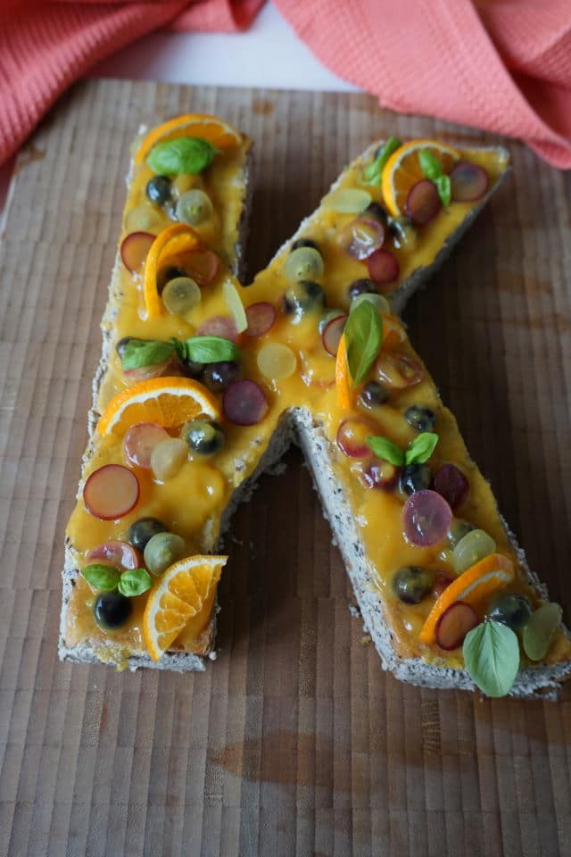 Einen Geburtstagskuchen zuckerfrei backen - Mango und Früchten - ein tolles BLW Rezept
