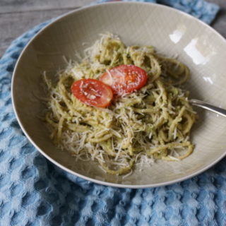Pesto für Babys - unser BLW Rezept zu Nudeln