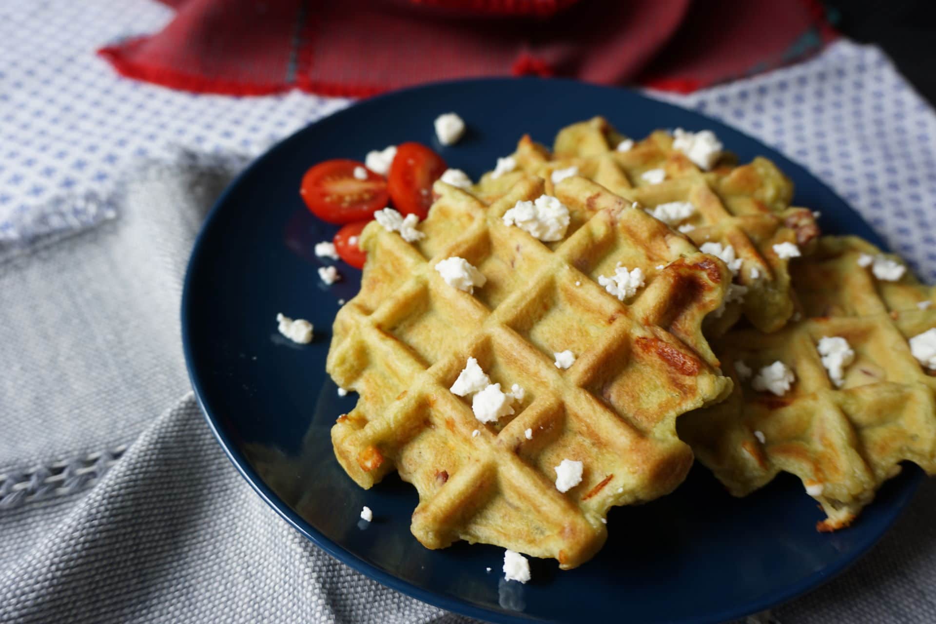 herzhafte Waffeln mit Avocado