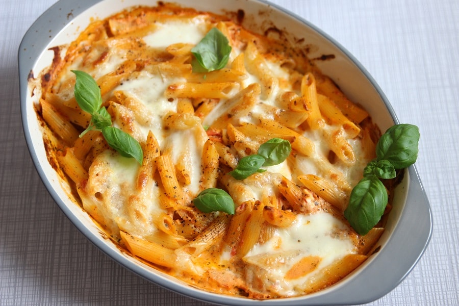 Nudelauflauf mit Tomatensoße und Basilikum - baby-led weaning Pasta