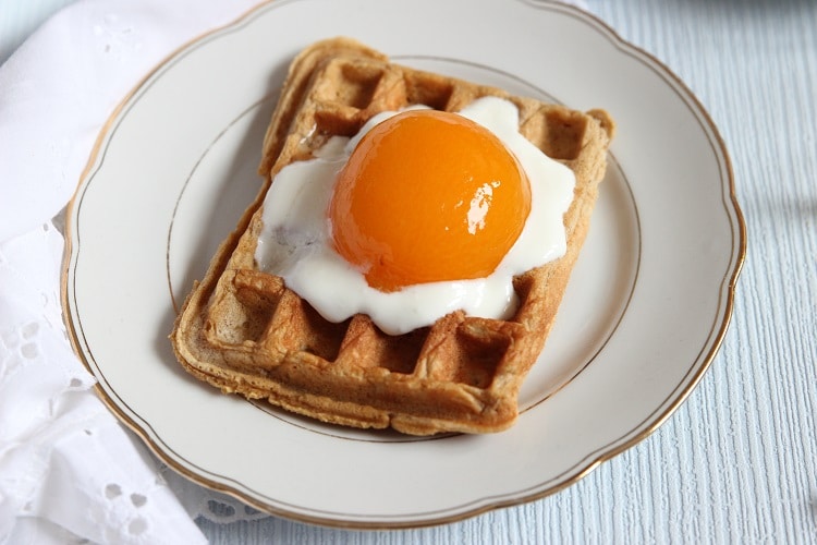 Rezept Waffeln Ostern mit Joghurt und Aprikosen