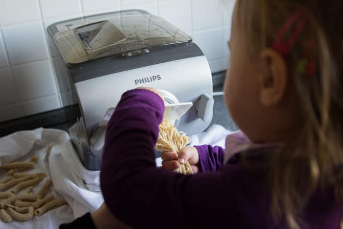 Pasta selber machen mit einer Nudelmaschine