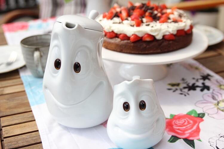 Muttertagsgeschenk für Mamas - das perfekte Kaffeekränzchen mit Torte