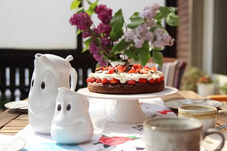 Muttertagsgeschenk für Mamas - das perfekte Kaffeekränzchen mit Torte