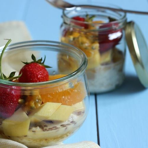 Frühstück in der Schwangerschaft: Overnight Oats mit Früchten
