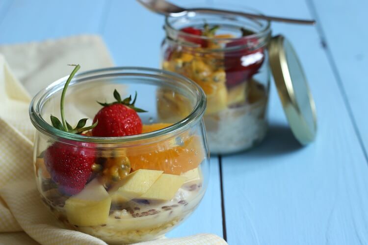 Frühstück in der Schwangerschaft: Overnight Oats mit Früchten