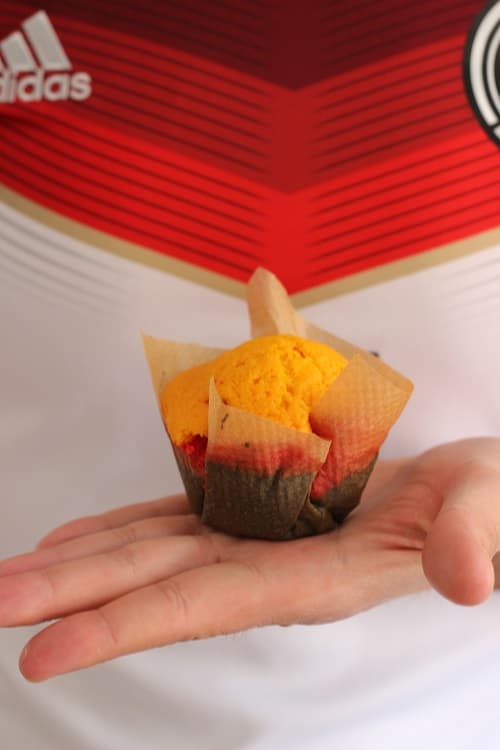 WM-Rezept in schwarz rot gold - Muffins in Deutschlandfarben