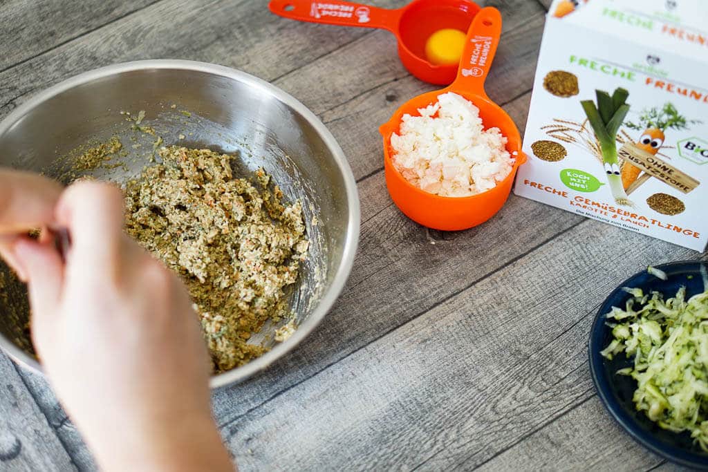 Kochrezepte fürs Wochenbett - Buddha Bowl mit Bratlingen und Gemüse