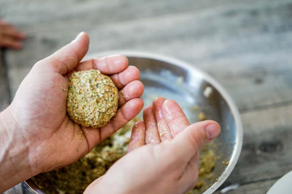 Kochrezepte fürs Wochenbett - Buddha Bowl mit Bratlingen und Gemüse
