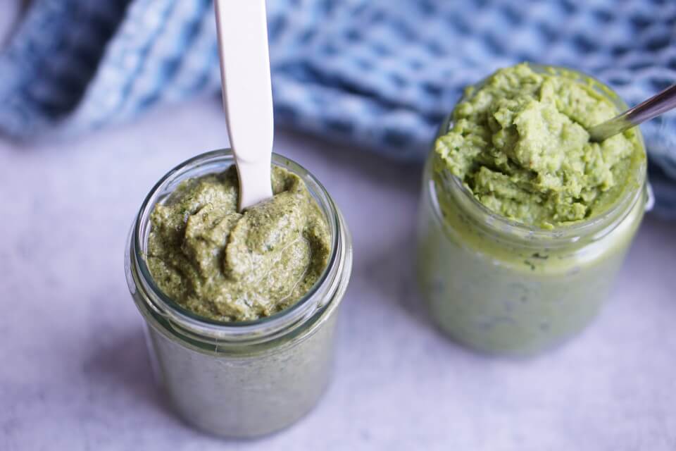 Hummus aus Erbsen und Spinataufstrich - eine List emit über 20 Ideen für Brotbelag für Babys und Kleinkinder, Aufstrich und Pesto selber machen