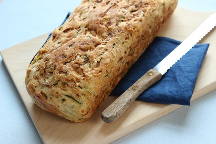 Ganz einfach Brot selber backen mit Zucchini