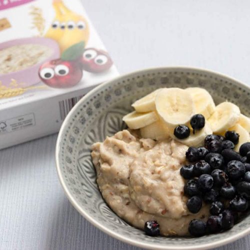 Porridge für Babys - unser BLW Frühstück mit Banane und Blaubeeren