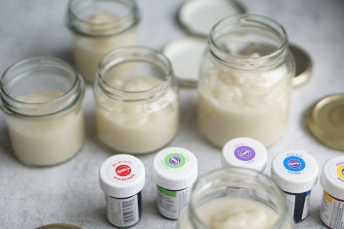 ungiftige Fingerfarbe selber machen für Babys und Kleinkinder - unsere Bastel und DIY Projekte für Kleinkinder