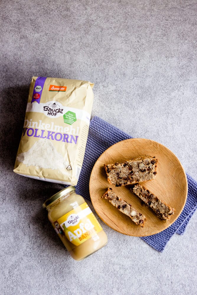 gesundes Früchtebrot mit Vollkornmehl von Bauckhof backen - zuckerfreie Weihnachtsrezepte für Babys und die ganze Familie - perfekt für BLW