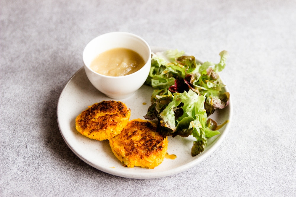 Schnelles Mittagesse oder Abendessen mti Kürbis und Salat für die ganze Familie