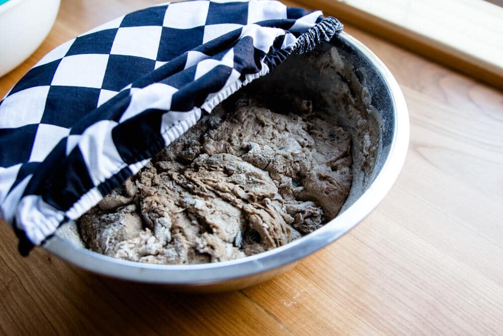 Brotteig gehen lassen