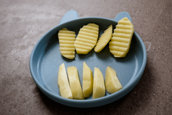 Kartoffelbrötchen - Kartoffeln anbieten