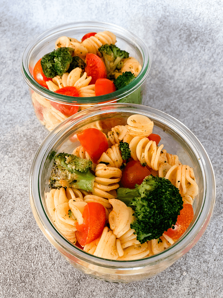 Picknick mit Baby Nudelsalat