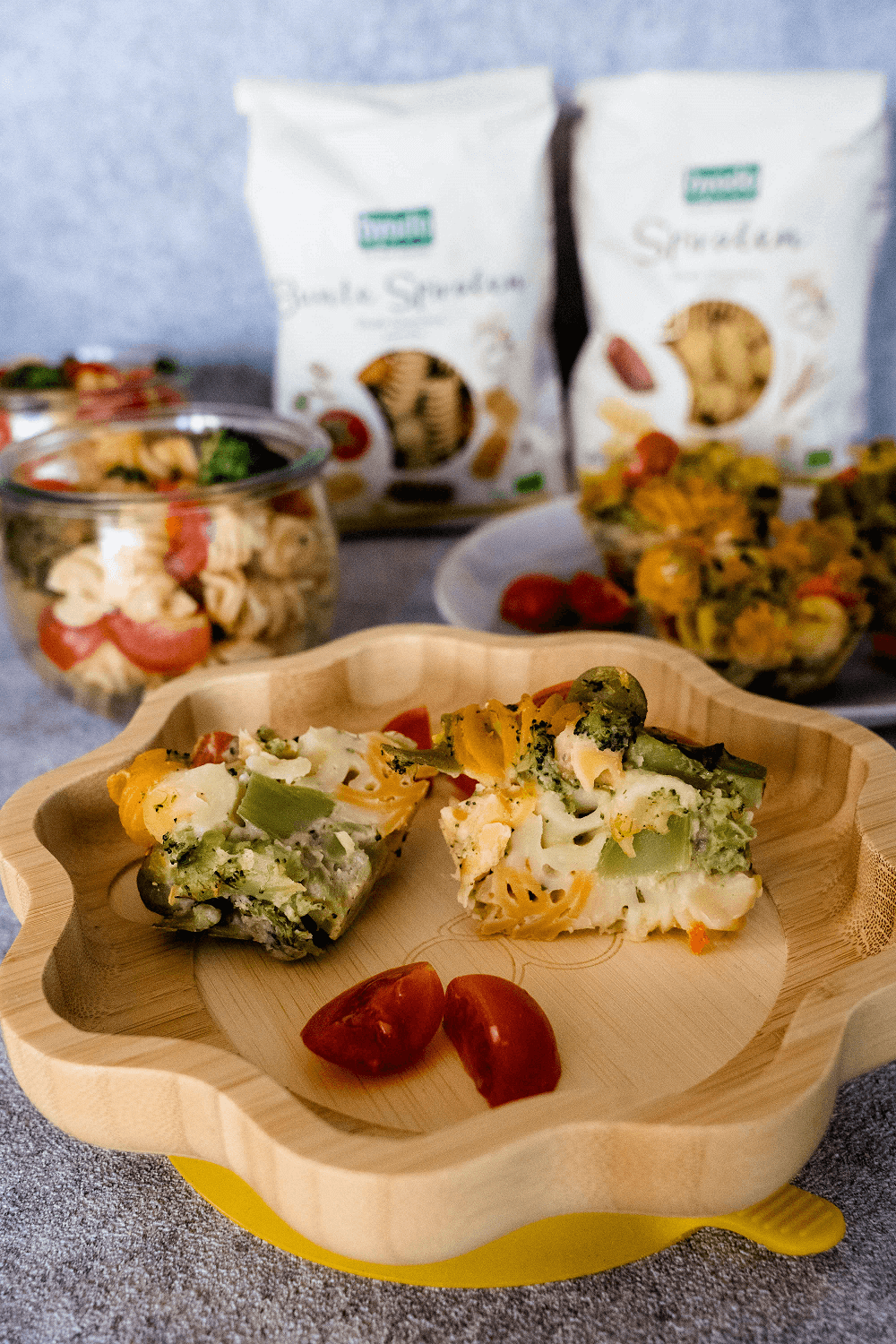 Picknick mit Baby Babyteller mit Nudelmuffins