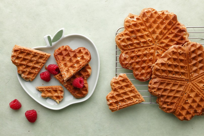 Lass dein Kind helfen beim Backen leckerer Zimtwaffeln