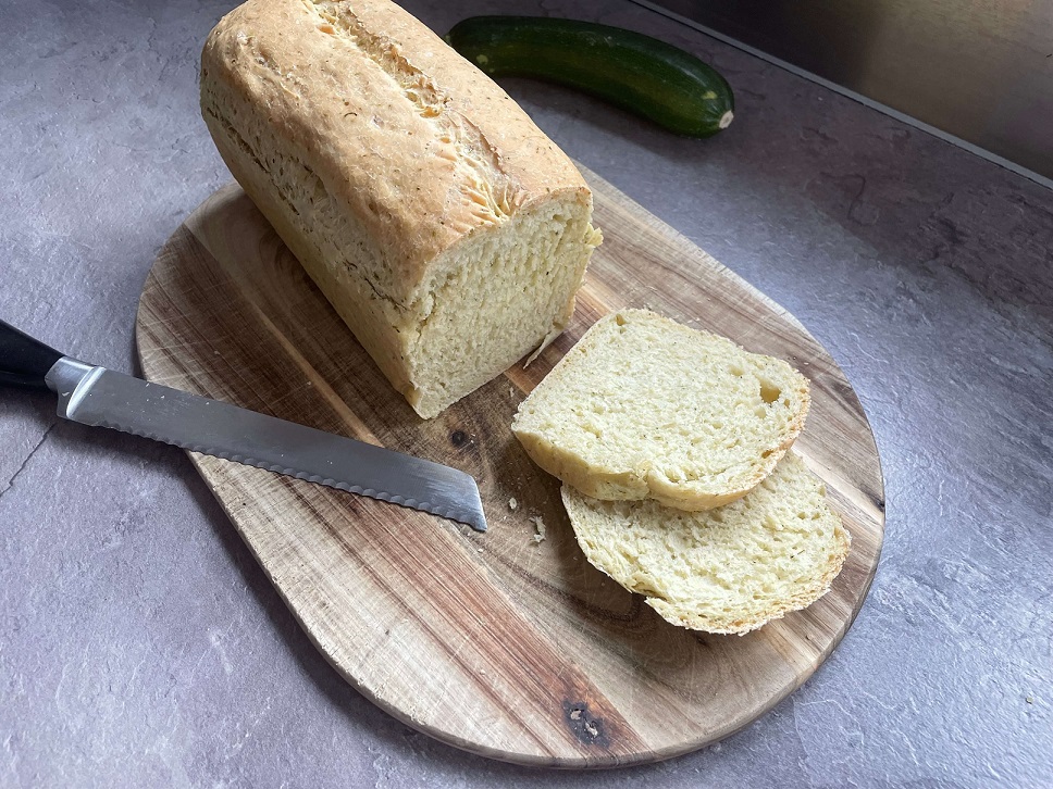 Nährstoffreich kochen für Babys - Beim Brotbacken Mehl anteilig durch Getreideflocken ersetzen